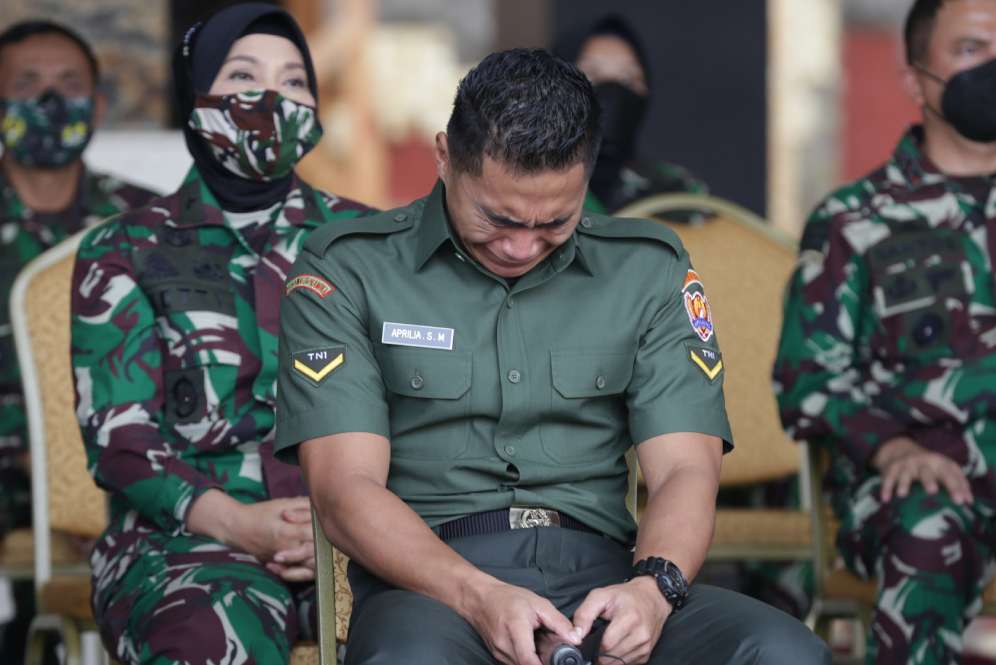 Prajurit TNI Angkatan Darat Sersan Dua (Serda) Aprilia Manganang