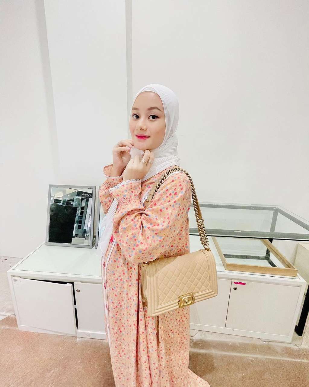 Dinda Hauw