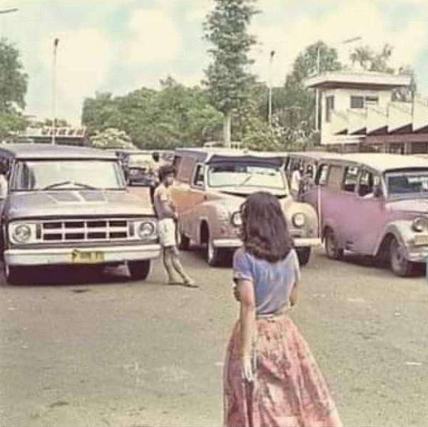 Suasana Terminal Opelet Tjililitan di tahun 1968.