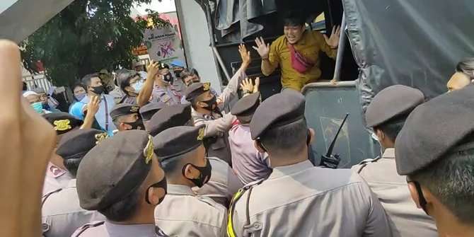 Sidang Rizieq Shihab Ricuh