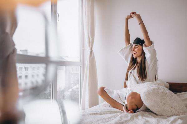 Menaruh bawang putih di bawah bantal bikin tidur lebih nyenyak.