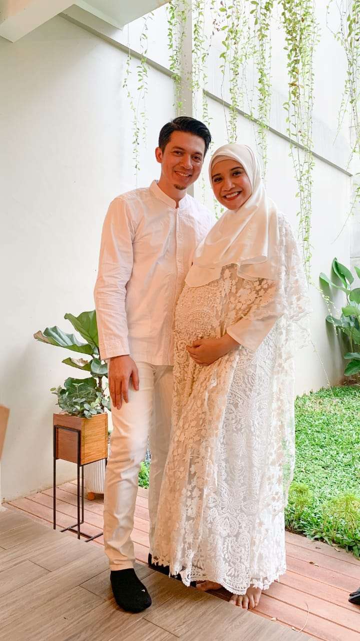 Irwansyah dan Zaskia Sungkar