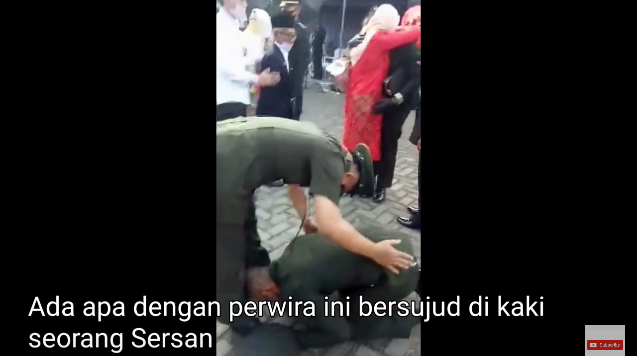 Momen anak Sersan Satu Agus mencium kaki