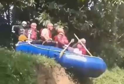 Sudah Bersiap Main Arung Jeram