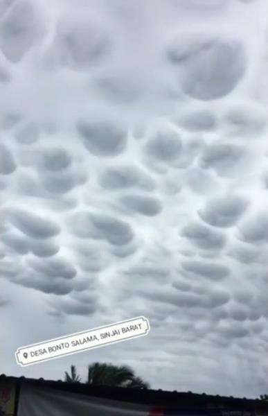 Penampakan awan aneh di Sulawesi Selatan.