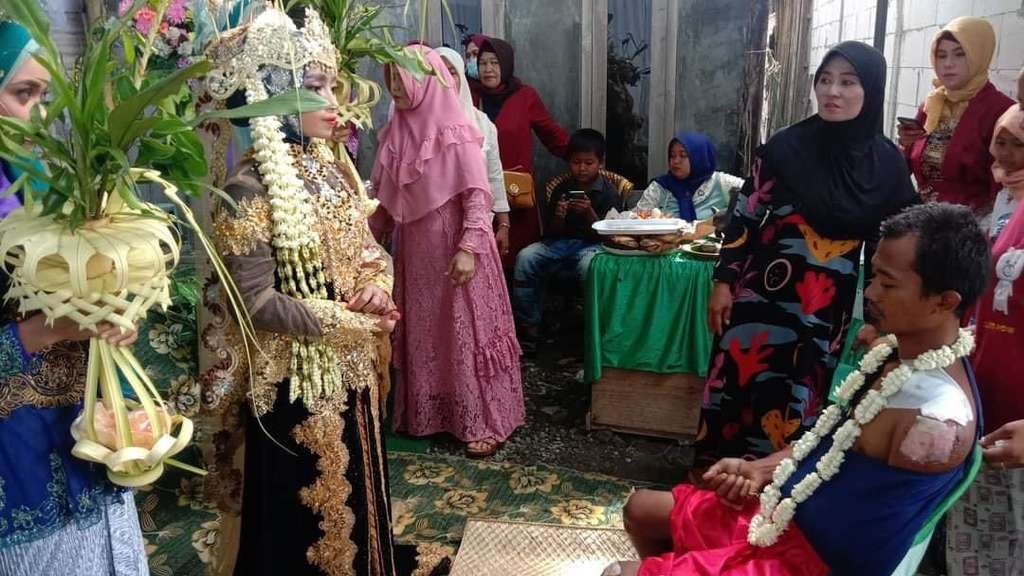 Pernikahan unik