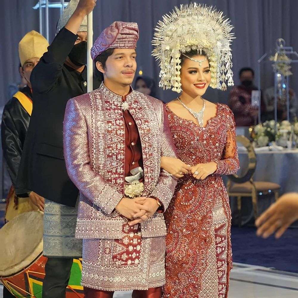 Suntiang Khas Minang