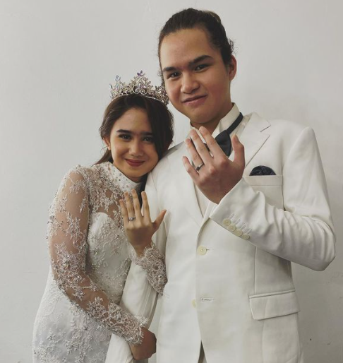 Pasangan Seleb