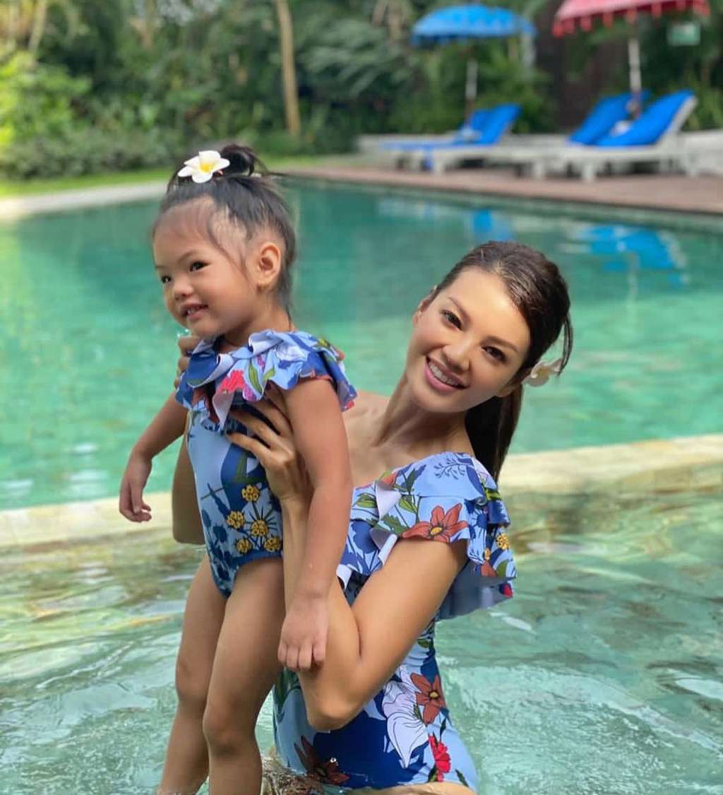 Farah Quinn dan Yaya putrinya
