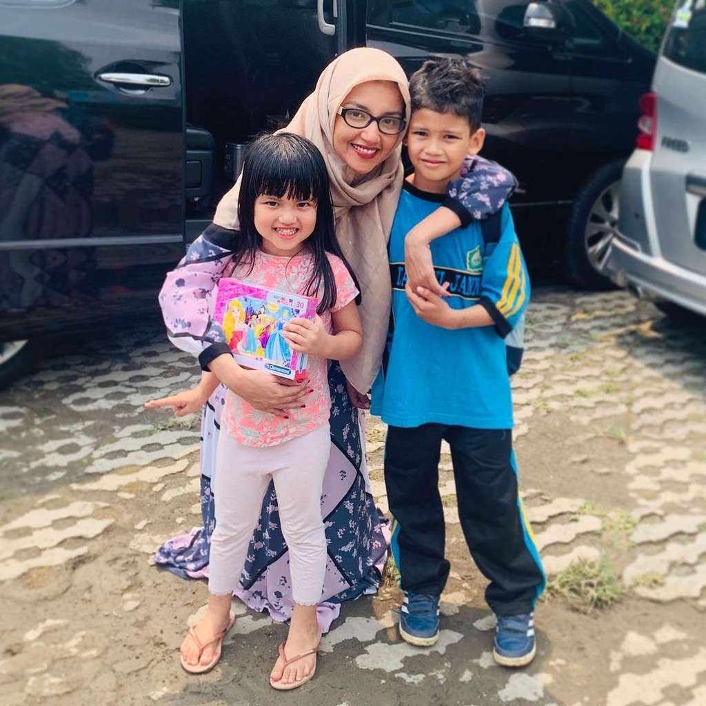 Tsania Marwa bersama dua anaknya