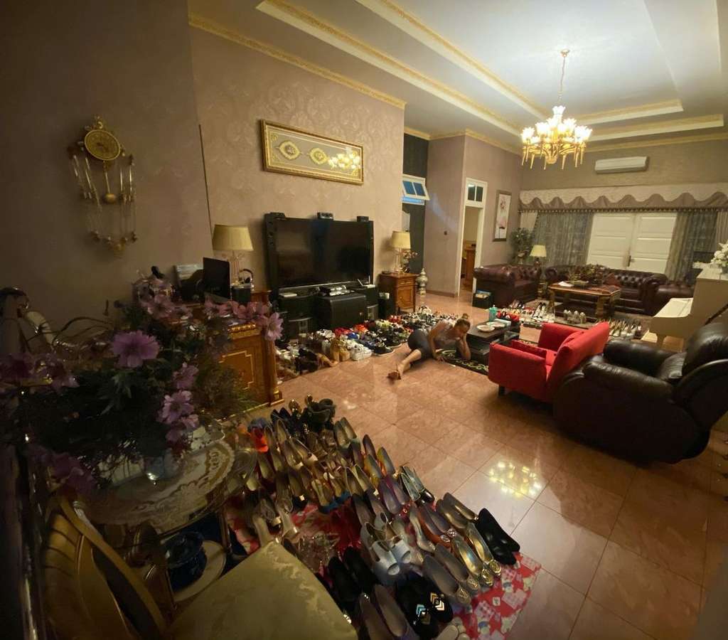 Sepatu Inul Daratista