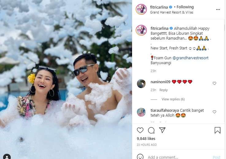 Fitri Carlina bareng suami