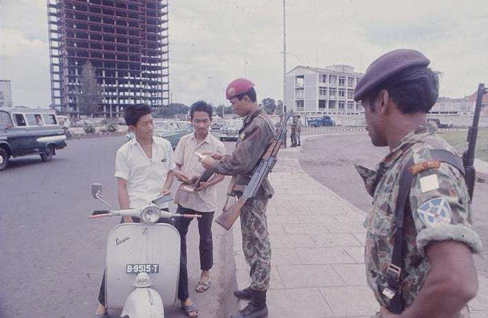 Netizen salah fokus dengan vespanya yang tergolong masih baru setahun keluar dari dealer.