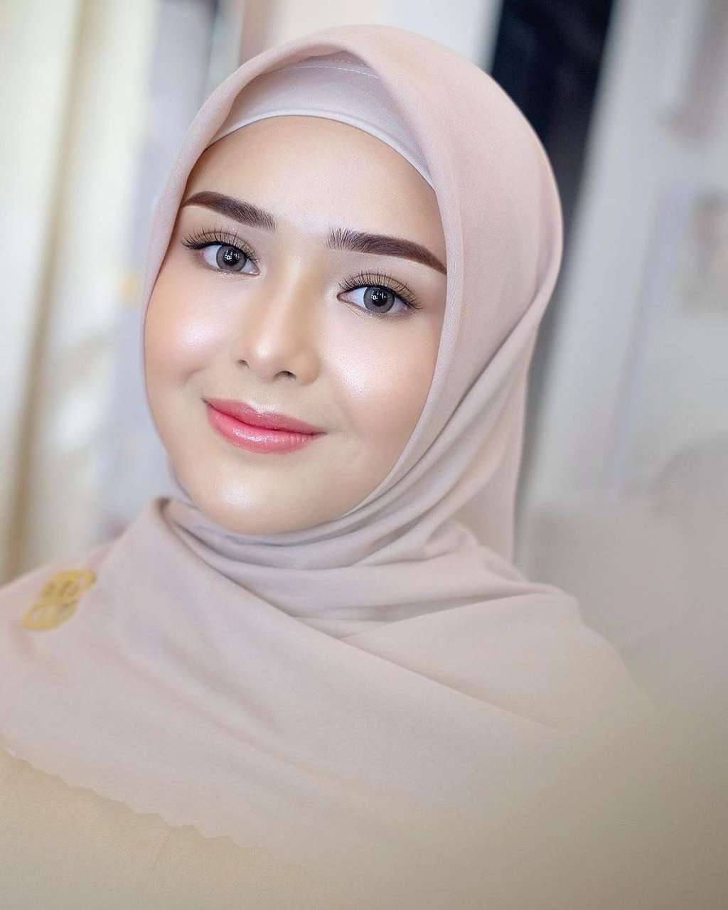 Amanda Manopo Tampil Berhijab