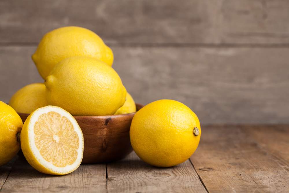 Gosok dengan Kulit Lemon