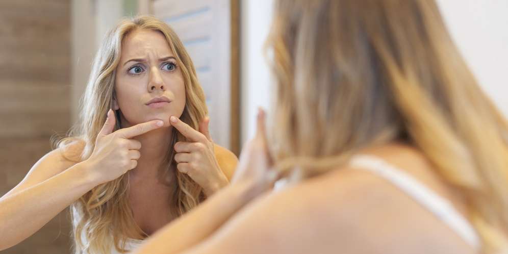 Ilustrasi Mengalami Masalah Jerawat Ilustrasi Mengalami Masalah Jerawat