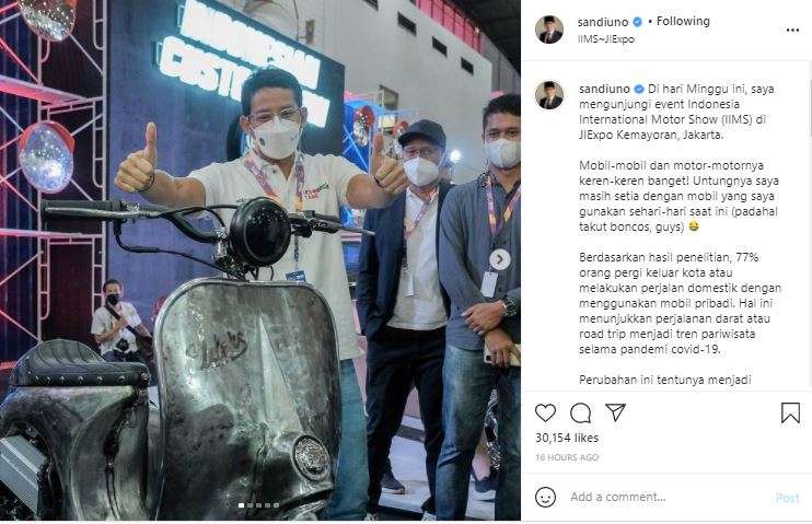 Menteri Pariwisata dan Ekonomi Kreatif, Sandiaga Uno, menghadiri IIMS 2021.