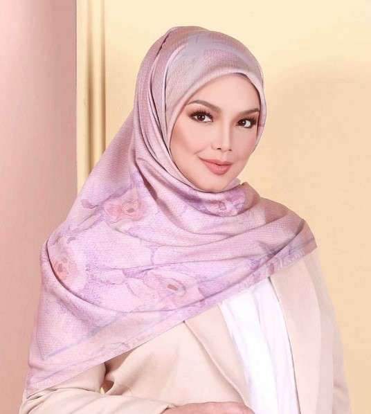 Seleb Melahirkan