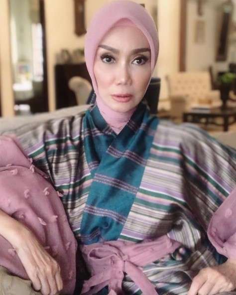 Seleb Melahirkan