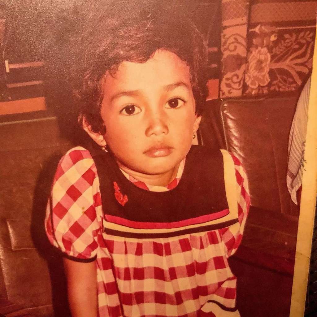 Ussy Sulistiawaty saat masih kecil Ussy Sulistiawaty saat masih kecil