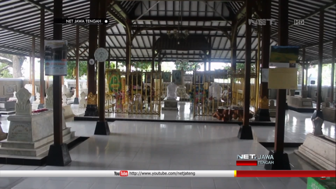Deretan makam keluarga