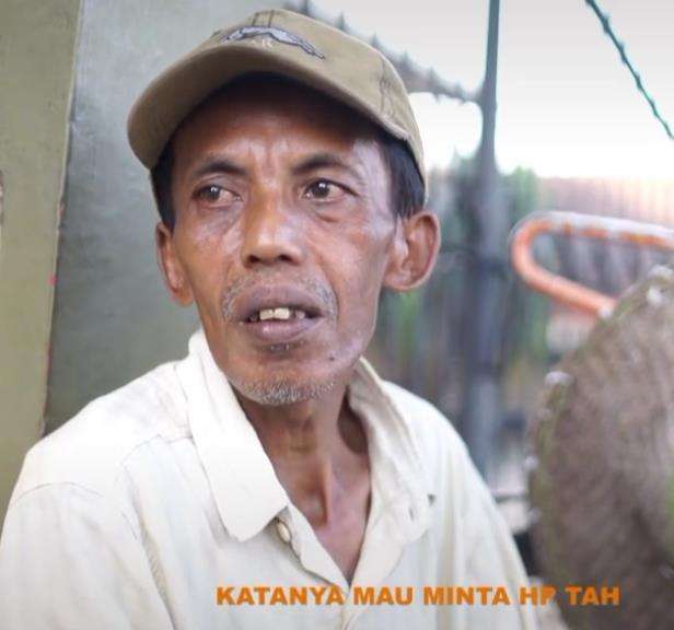 Anaknya ulang tahun, minta HP.