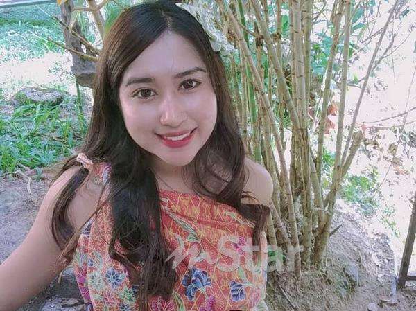 Gadis Suku Temuan terkenal cantik dan kulitnya bersih.