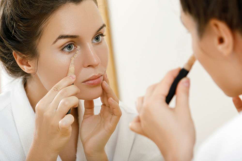 Aplikasikan Make Up Seperlunya