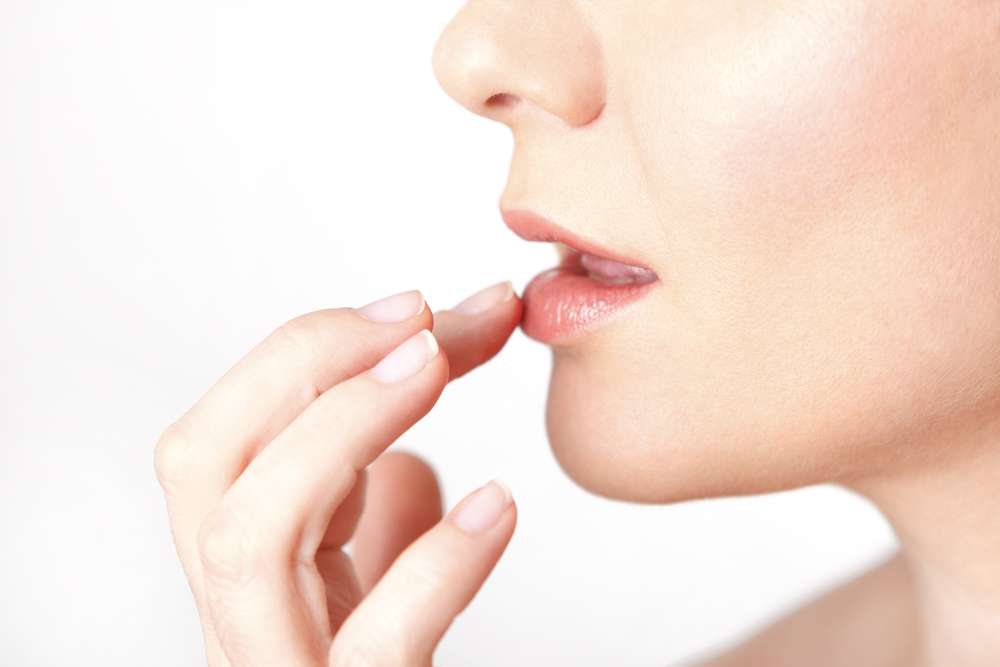 Aplikasikan Pelembab Bibir