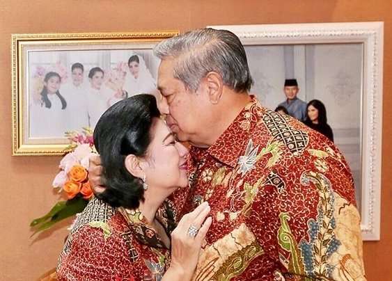 Ani Yudhoyono dan Sang Suami