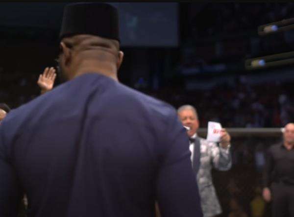 Ada sosok berpeci hitam usai kemenangan Kamaru Usman atas Jorge Masvidal