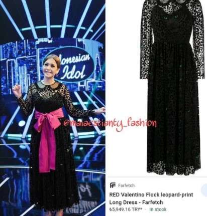 Dress Hitam dengan Pita Pink Seharga Rp 11 Juta