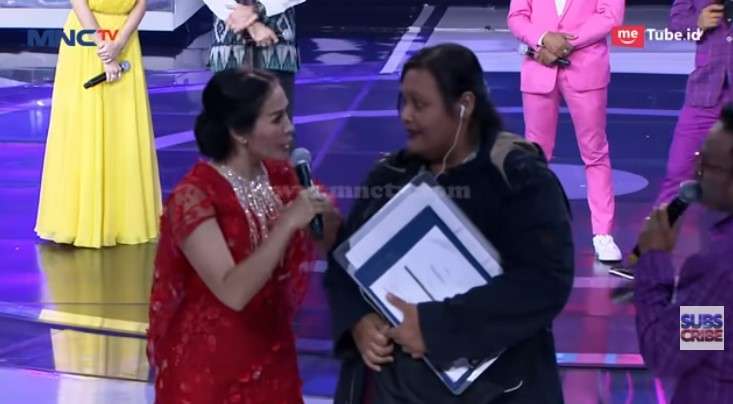 Iis Dahlia minta tim kreatif ke atas panggung
