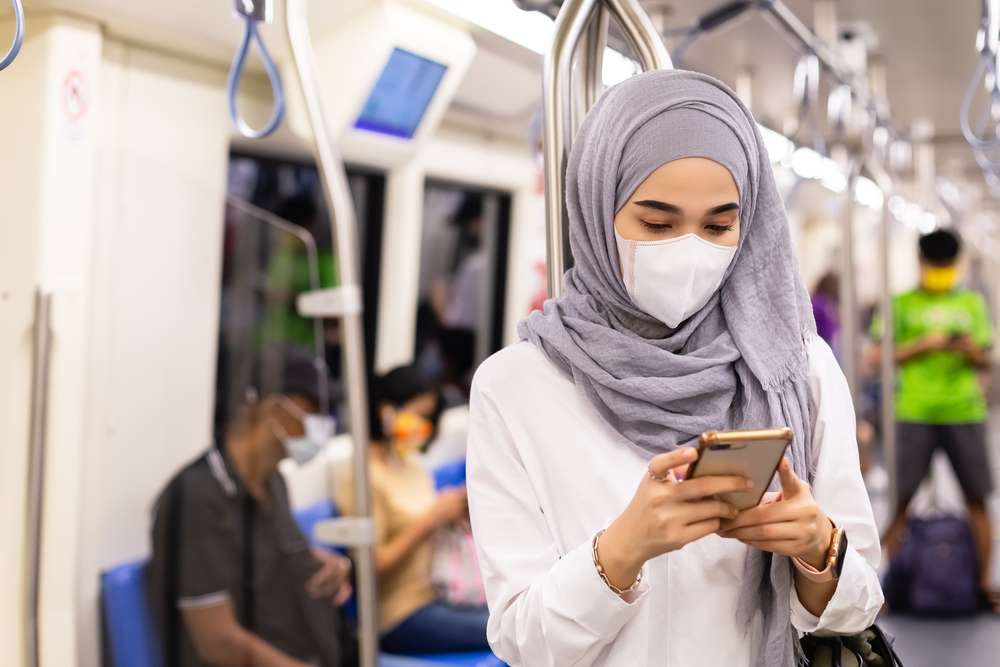 5 Aktivitas yang Tanpa Disadari Jadi Sumber Kuman dan Bakteri Menempel di Tubuh 5 Aktivitas yang Tanpa Disadari Jadi Sumber Kuman dan Bakteri Menempel di Tubuh