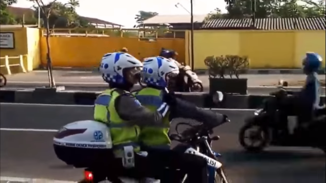 Polisi arogan