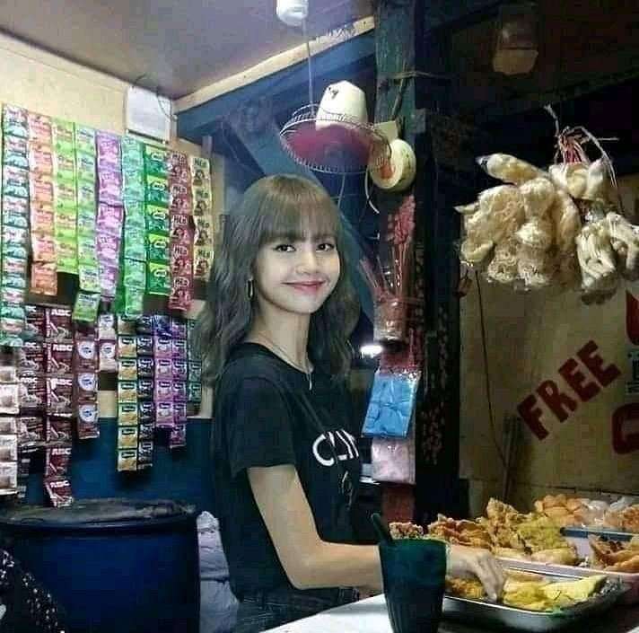 Lisa Jualan Gorengan