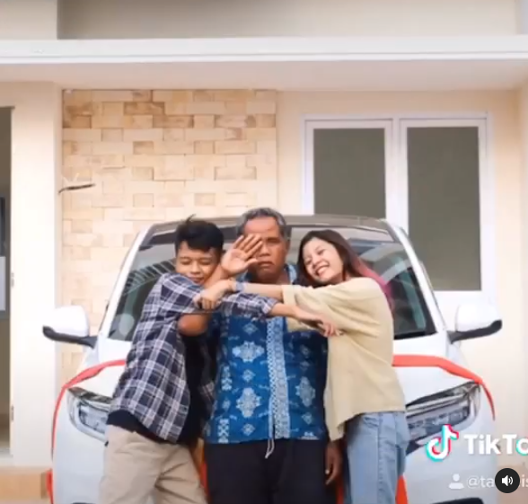 Tante Ismi Menjalani Pekerjaannya dengan Ikhlas