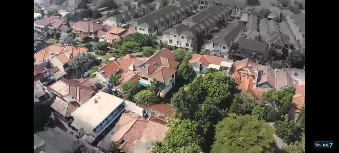 Rumah Ikang Fawzi yang Super Luas