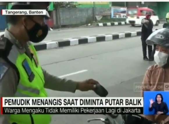 Wanita menangis