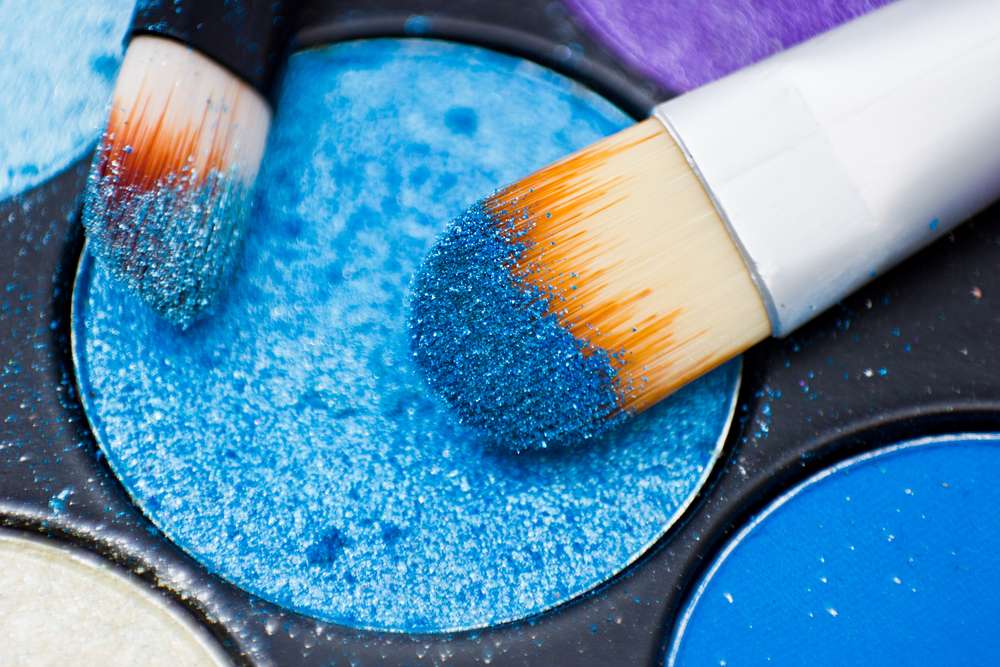 Make Up Mata Nuansa Biru