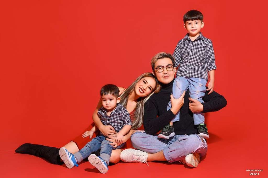 Keluarga Tya Ariestye