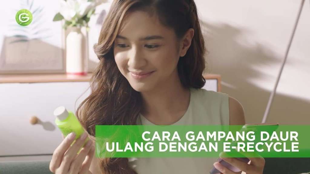 Satu Menit untuk Hijaukan Bumi dengan #OneGreenStep, Seperti Apa Versi Kamu? Satu Menit untuk Hijaukan Bumi dengan #OneGreenStep, Seperti Apa Versi Kamu?