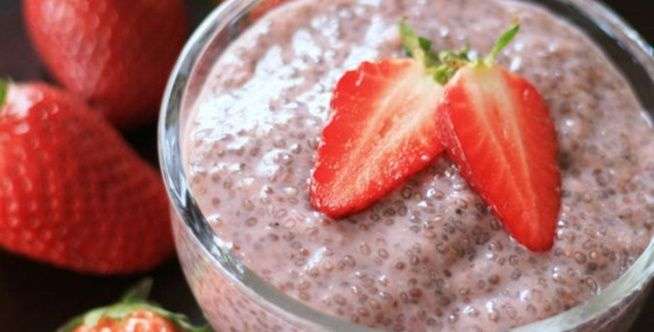 Puding stroberi