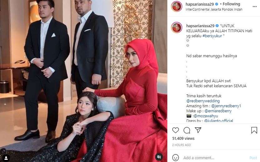 pemotretan keluarga Annisa Trihapsari