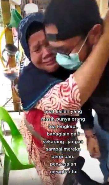 Pertemuan Randy dengan ibunya membuat netizen terharu.