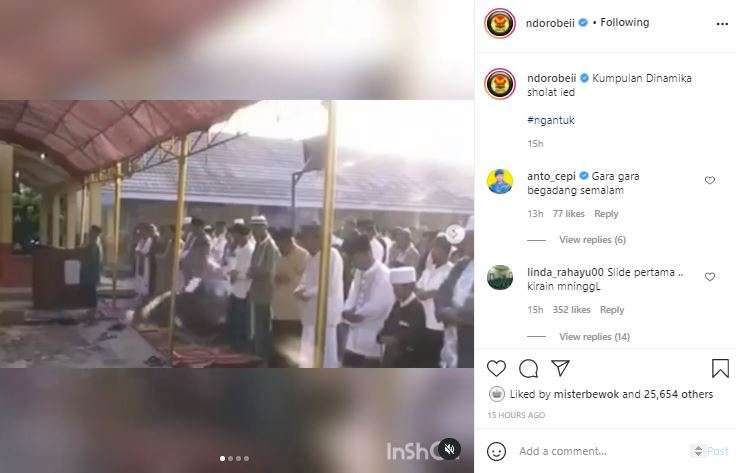 Eh, ada yang sampai terjatuh.
