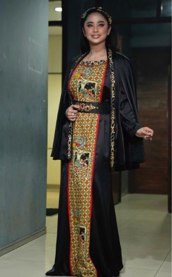 Dewi Perssik