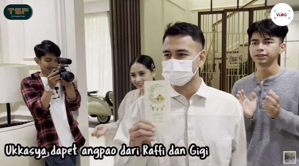 Baby Ukkasya Pertama Kali Dapat THR