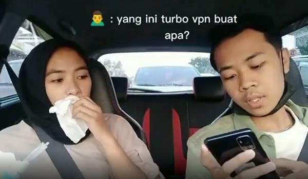Cowok terkejut pacarnya pasang VPN di HP.