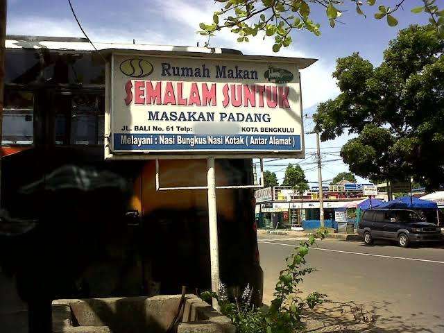 Wow, yang jaga warung gak pernah tidur!